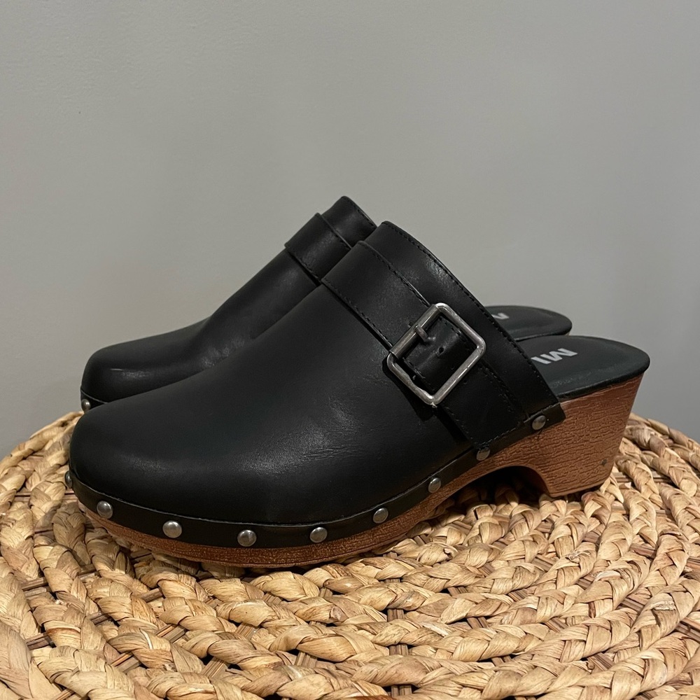 MIA Clogs